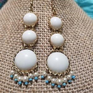 FABULOUS 3 Tier White and Gold Dangle Earrings